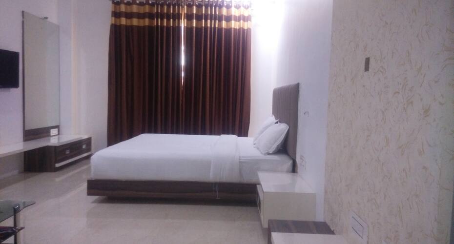 Kamal Paradise, Jalgaon 4